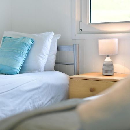 Pass The Keys Gower Beach Staycation Caswell Bay - Sleeps 4 스완지 외부 사진