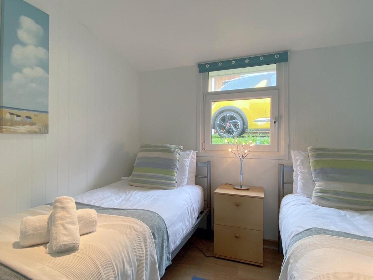 Pass The Keys Gower Beach Staycation Caswell Bay - Sleeps 4 스완지 외부 사진