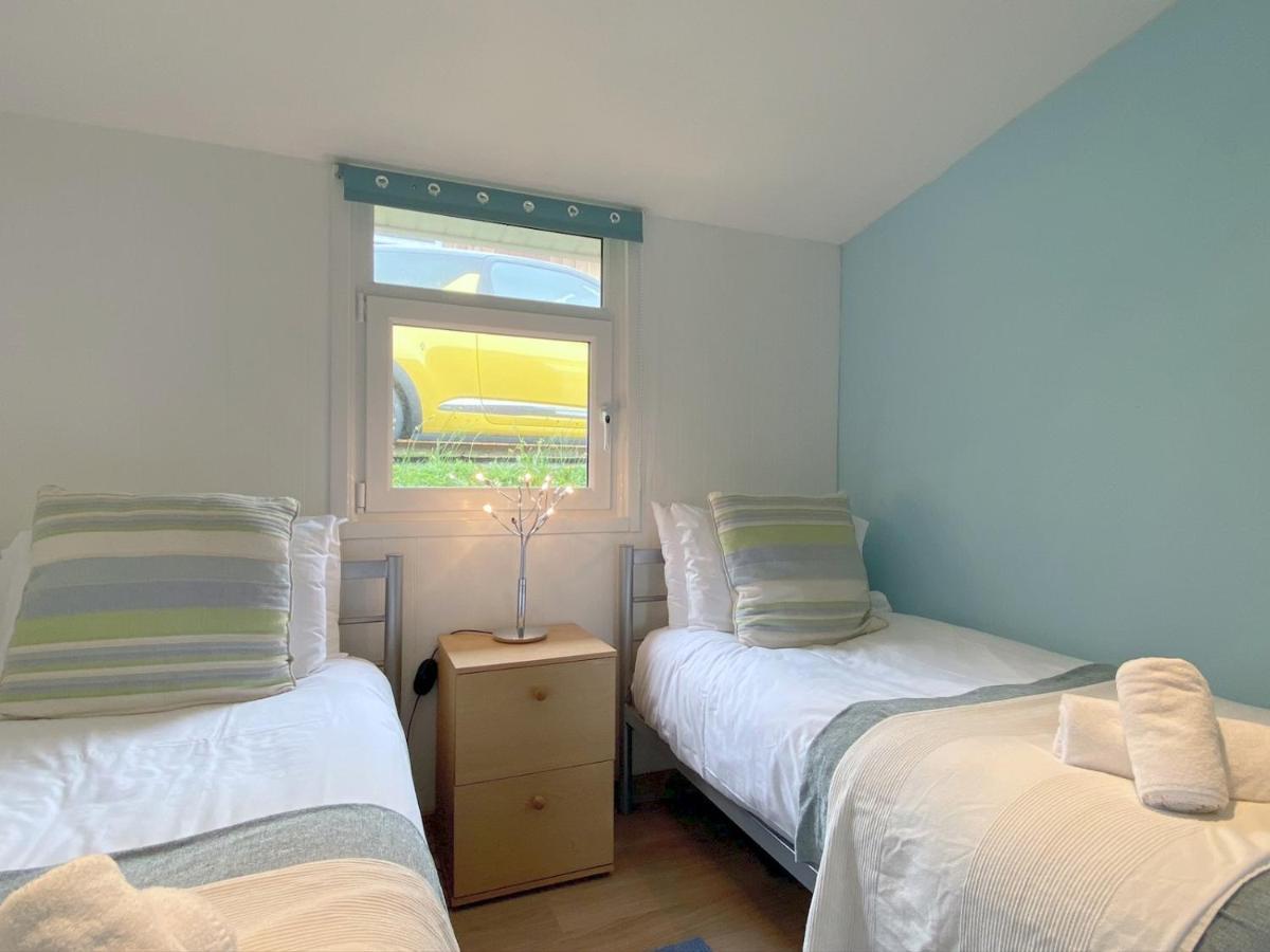 Pass The Keys Gower Beach Staycation Caswell Bay - Sleeps 4 스완지 외부 사진