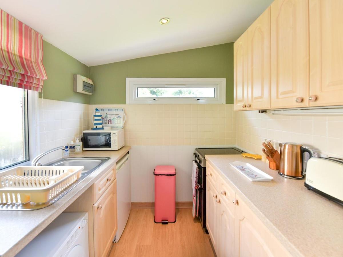 Pass The Keys Gower Beach Staycation Caswell Bay - Sleeps 4 스완지 외부 사진
